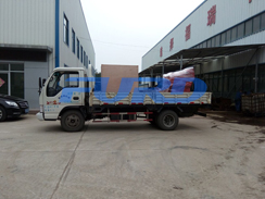 福瑞得機(jī)械瀝青灌縫機(jī)，手扶雙輪壓路機(jī)裝車(chē)成功及時(shí)發(fā)貨